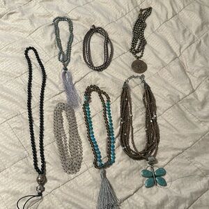 Set of 7 gorgeous necklaces!